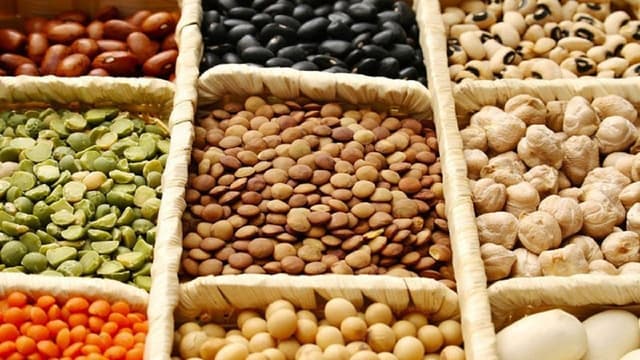 ۳۵ درصد حبوبات از طریق واردات تامین می‌شود