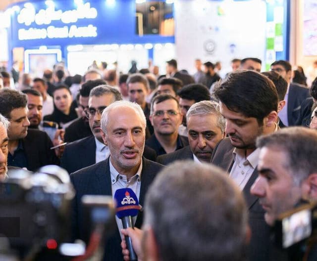 صنعت نفت موتور محرک اقتصاد کشور است