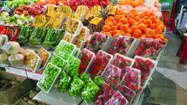 قیمت میوه‌های نوبرانه ۳۰ درصد کاهش یافت